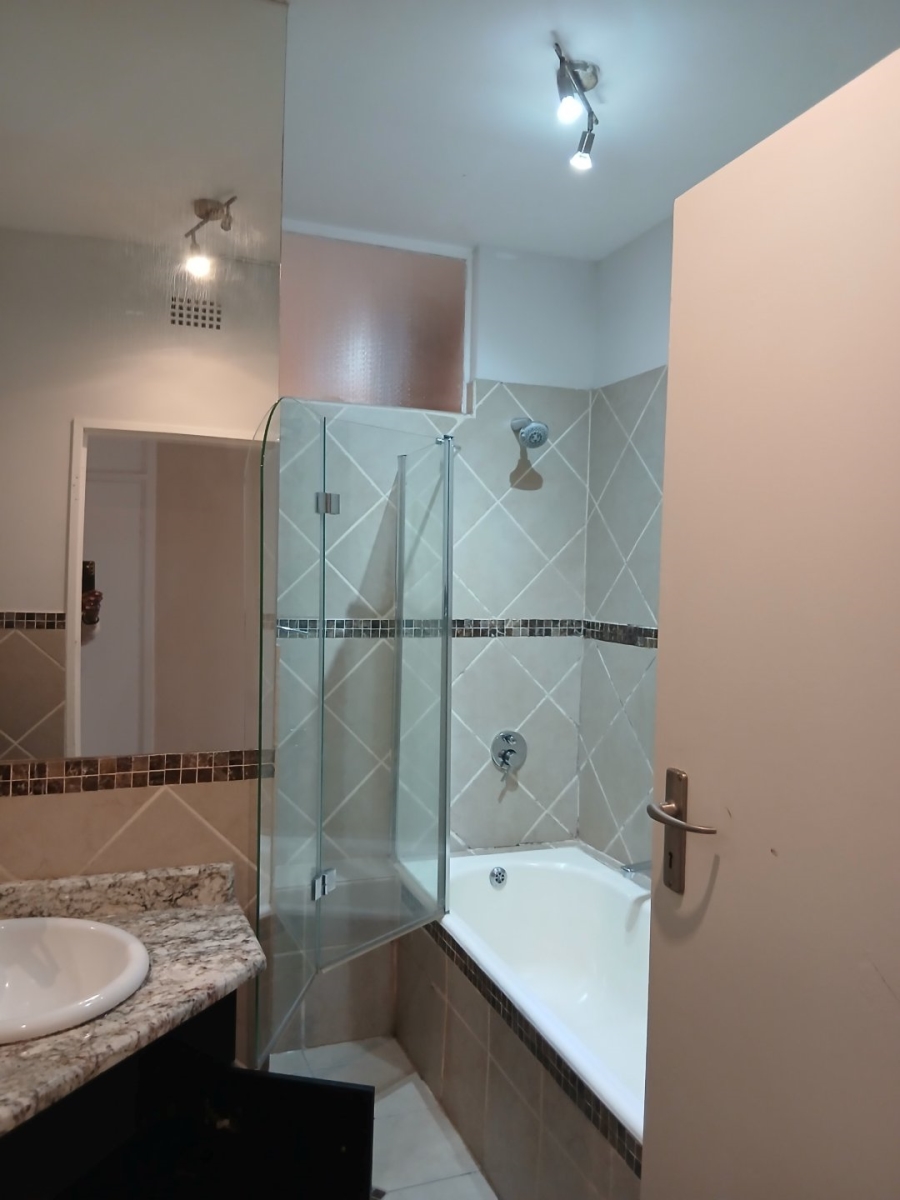To Let 2 Bedroom Property for Rent in Illovo Gauteng