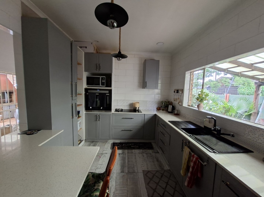 3 Bedroom Property for Sale in Villieria Gauteng