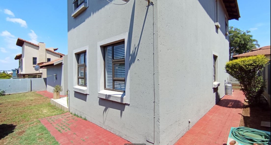 3 Bedroom Property for Sale in Noordwyk Gauteng