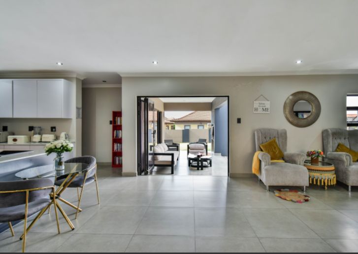 6 Bedroom Property for Sale in Savannah Country Estate Gauteng
