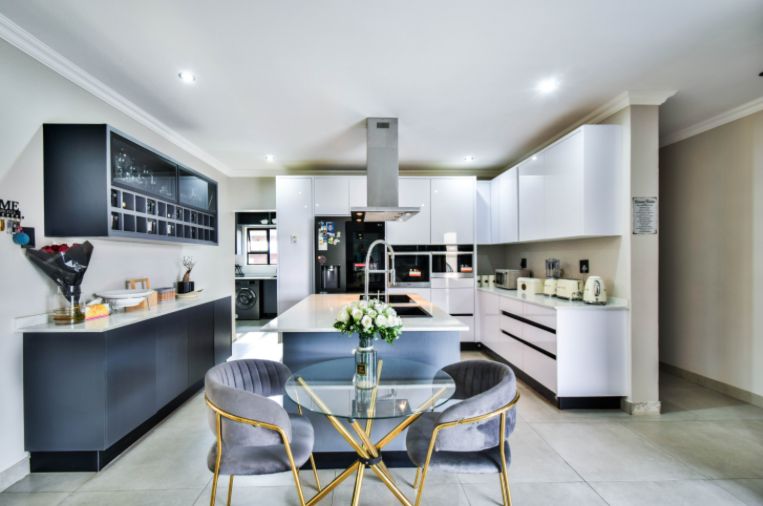 6 Bedroom Property for Sale in Savannah Country Estate Gauteng