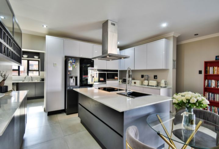 6 Bedroom Property for Sale in Savannah Country Estate Gauteng