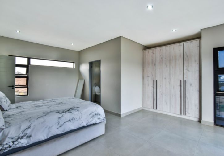 6 Bedroom Property for Sale in Savannah Country Estate Gauteng
