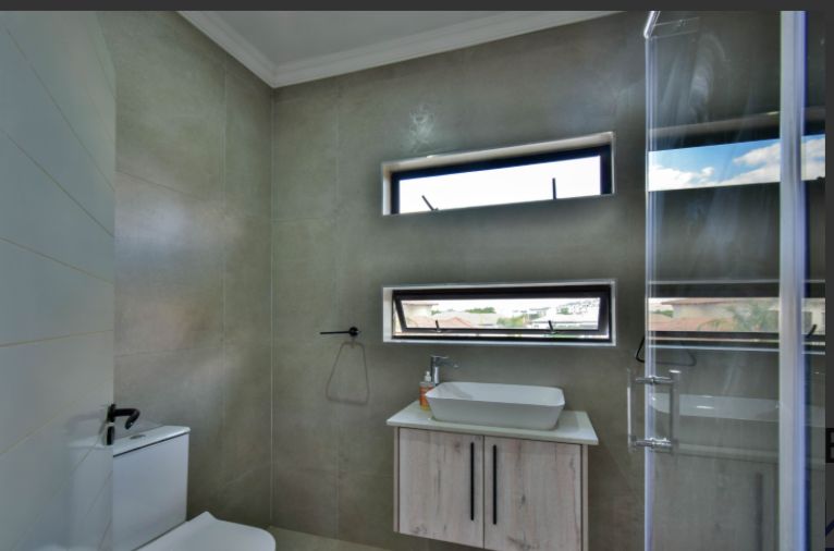 6 Bedroom Property for Sale in Savannah Country Estate Gauteng