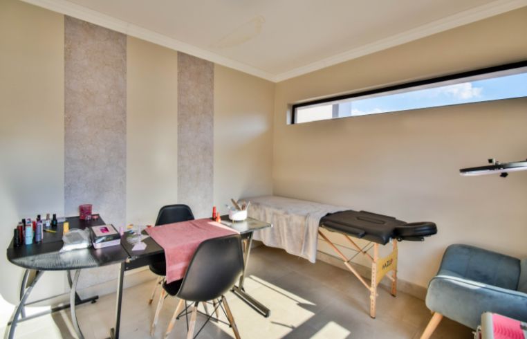 6 Bedroom Property for Sale in Savannah Country Estate Gauteng