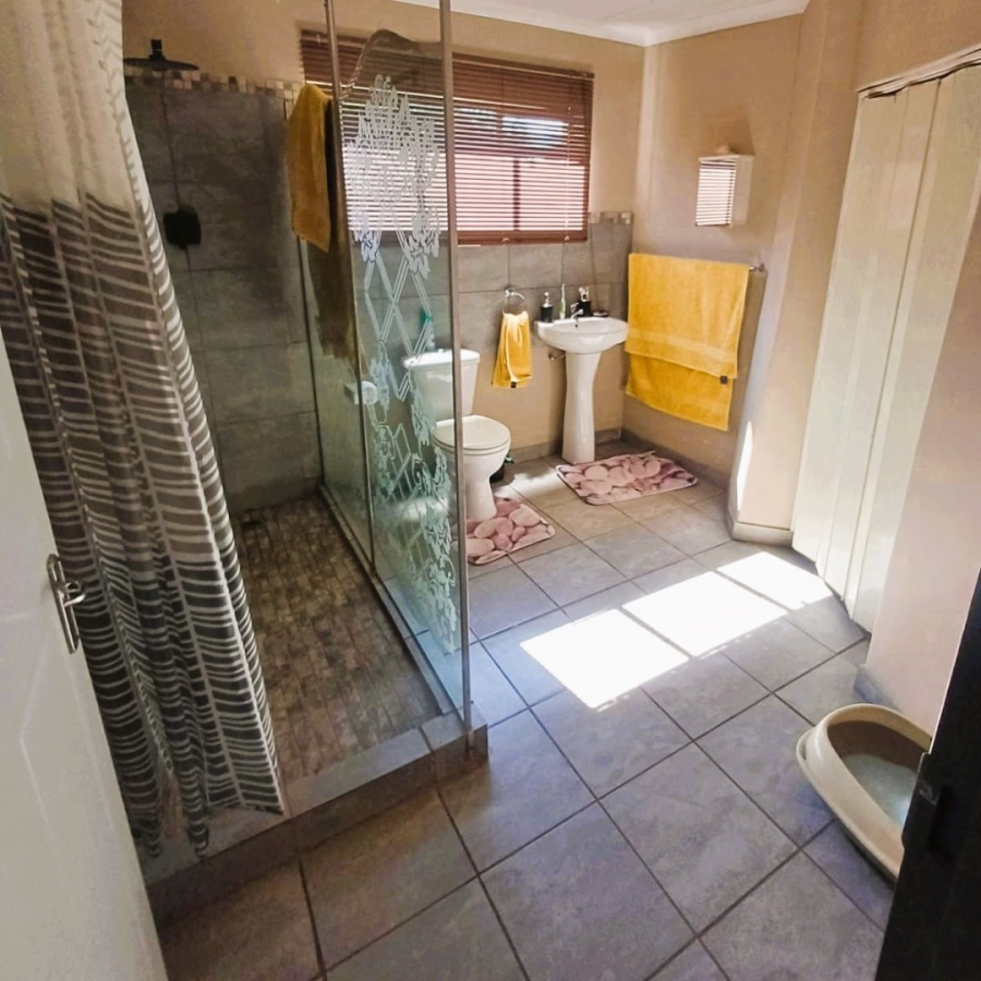 Commercial Property for Sale in Zandfontein AH Gauteng