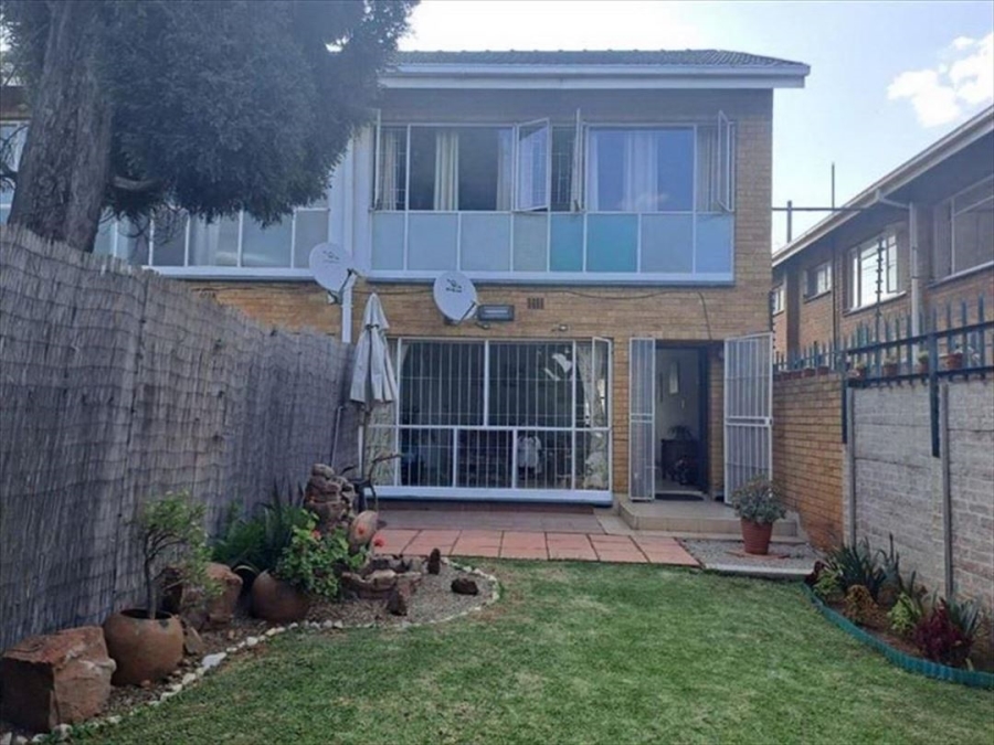 2 Bedroom Property for Sale in Rhodesfield Gauteng