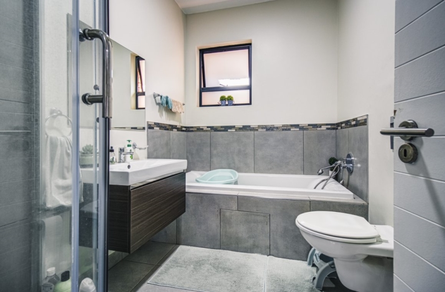 1 Bedroom Property for Sale in Kensington Gauteng