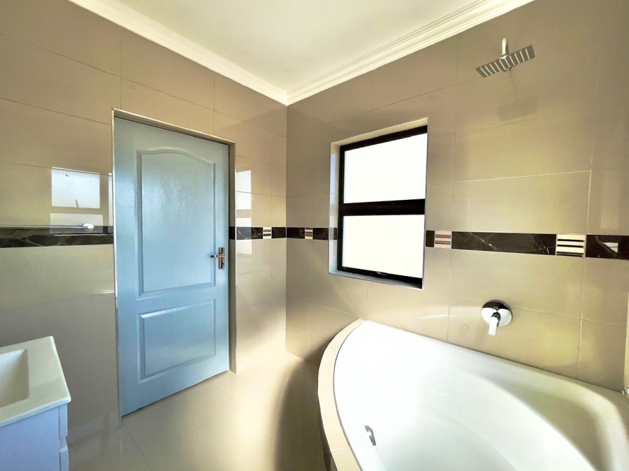 To Let 4 Bedroom Property for Rent in Sagewood Gauteng