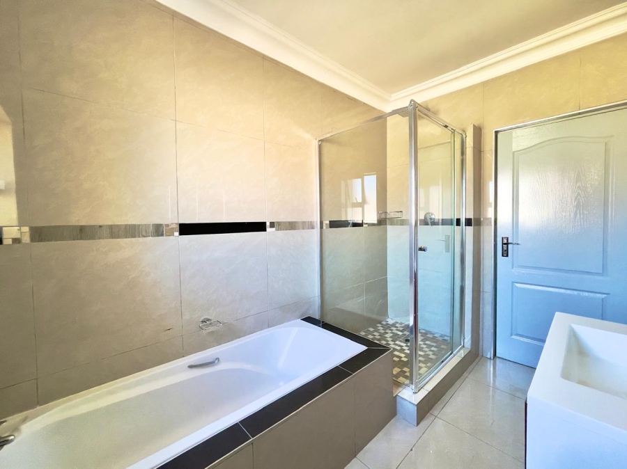 To Let 4 Bedroom Property for Rent in Sagewood Gauteng