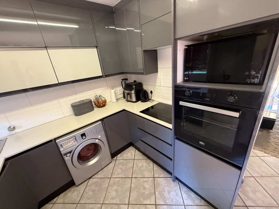 2 Bedroom Property for Sale in Highveld Gauteng