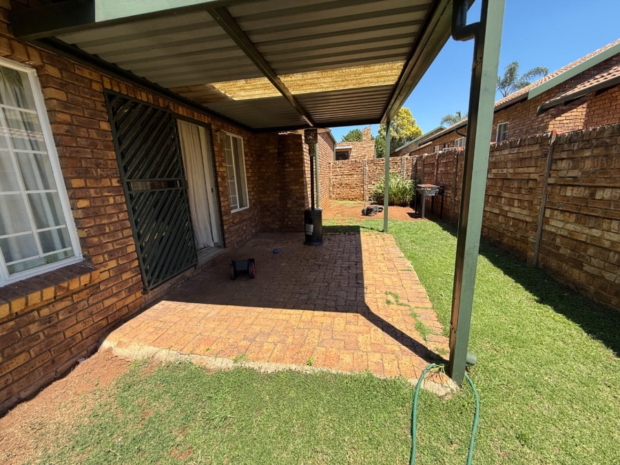 2 Bedroom Property for Sale in Highveld Gauteng