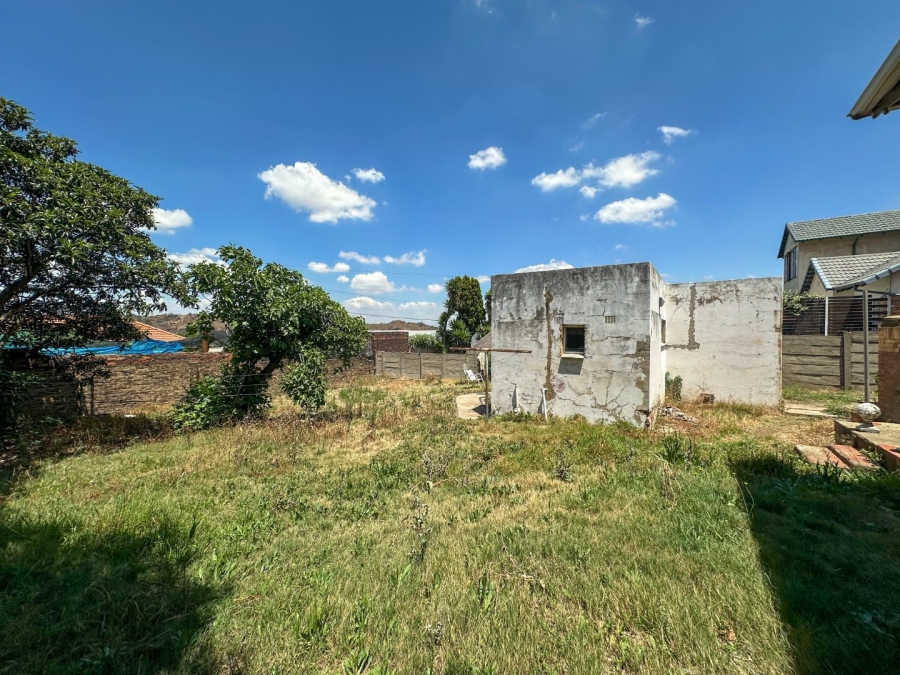 3 Bedroom Property for Sale in Linmeyer Gauteng