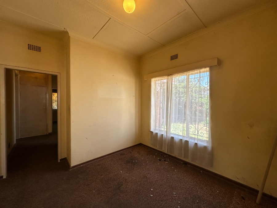 3 Bedroom Property for Sale in Linmeyer Gauteng