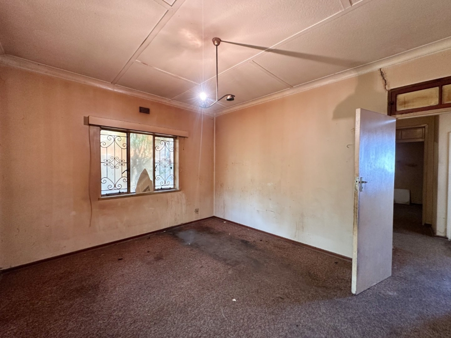 3 Bedroom Property for Sale in Linmeyer Gauteng