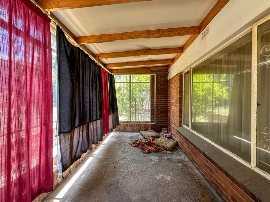 3 Bedroom Property for Sale in Linmeyer Gauteng