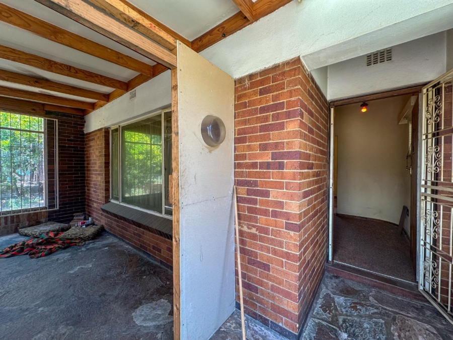3 Bedroom Property for Sale in Linmeyer Gauteng