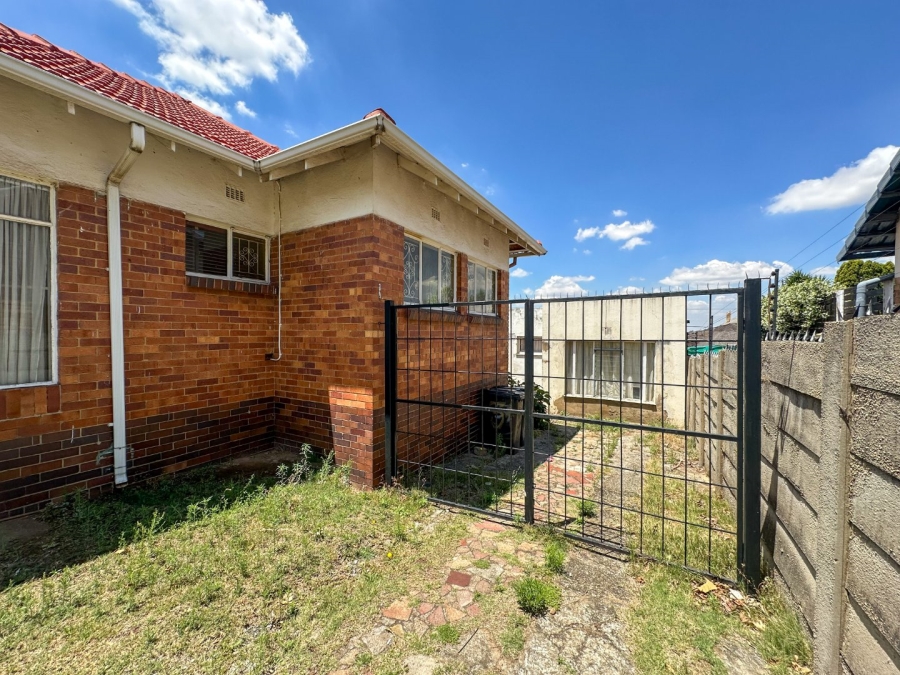 3 Bedroom Property for Sale in Linmeyer Gauteng