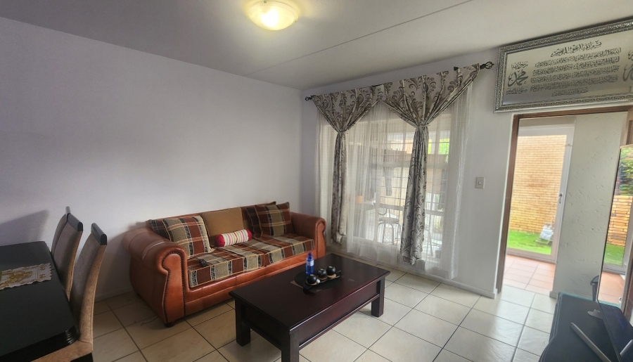 2 Bedroom Property for Sale in Constantia Kloof Gauteng