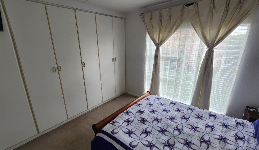 2 Bedroom Property for Sale in Constantia Kloof Gauteng