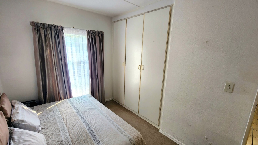 2 Bedroom Property for Sale in Constantia Kloof Gauteng