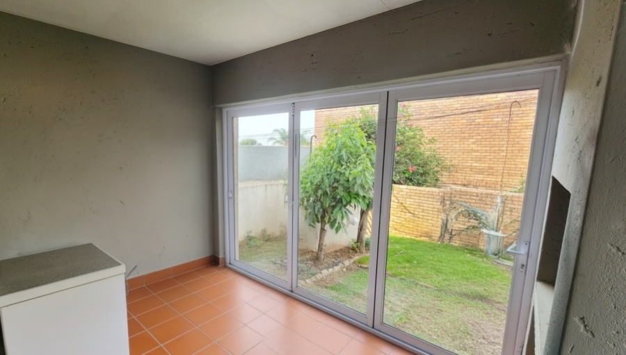 2 Bedroom Property for Sale in Constantia Kloof Gauteng
