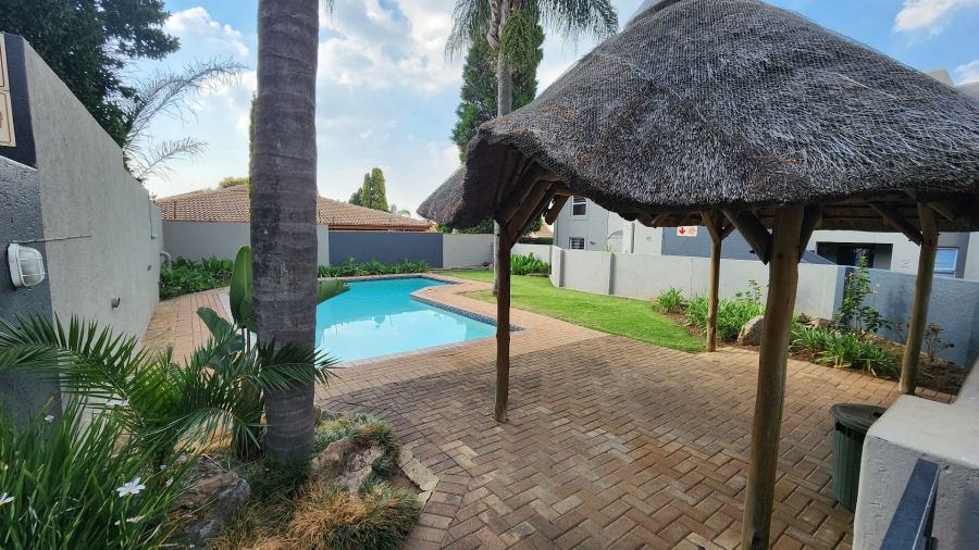 2 Bedroom Property for Sale in Constantia Kloof Gauteng