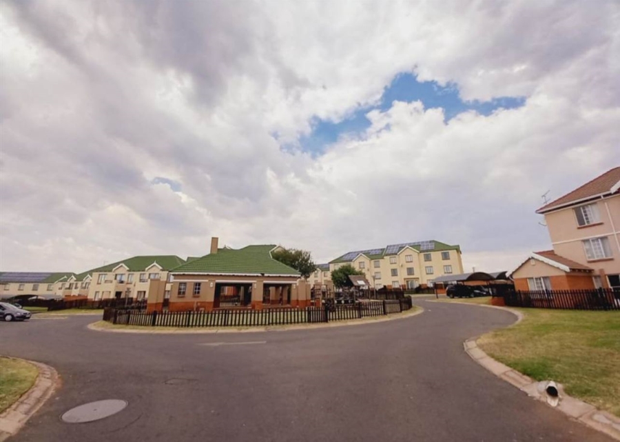 2 Bedroom Property for Sale in Terenure Gauteng