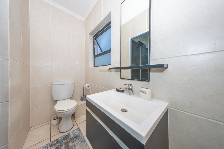 To Let 2 Bedroom Property for Rent in Greenstone Hill Gauteng