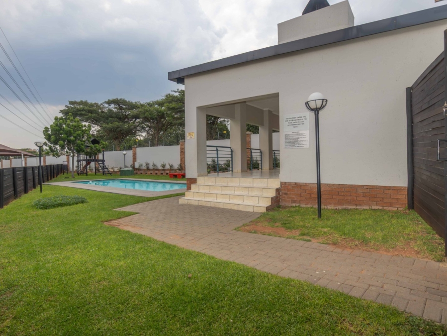 To Let 2 Bedroom Property for Rent in Greenstone Hill Gauteng