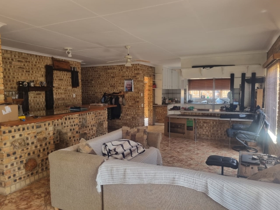 3 Bedroom Property for Sale in Vaaloewer Gauteng