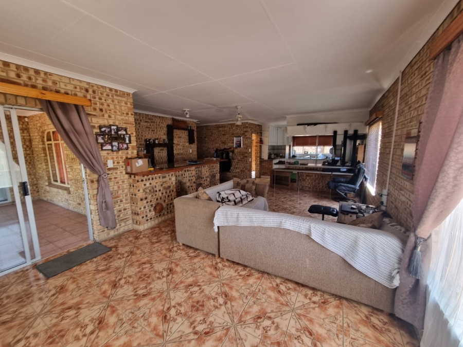 3 Bedroom Property for Sale in Vaaloewer Gauteng