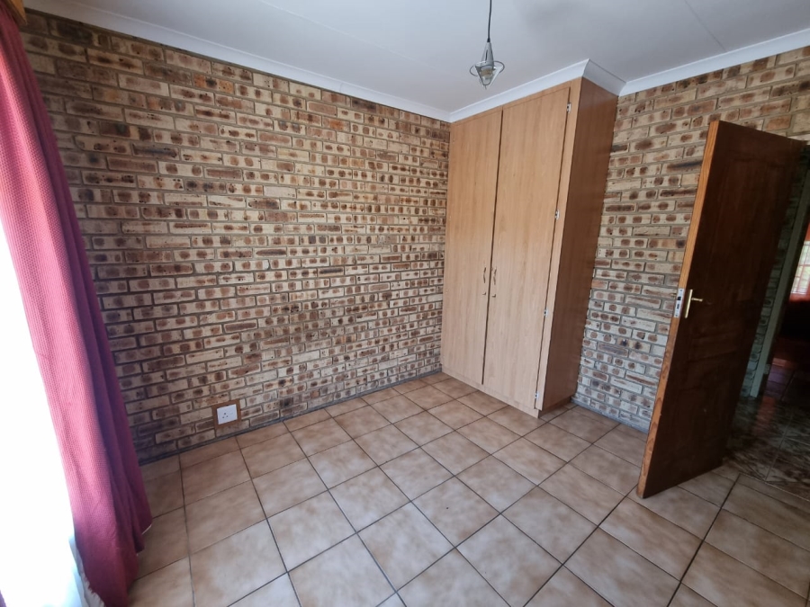 3 Bedroom Property for Sale in Vaaloewer Gauteng