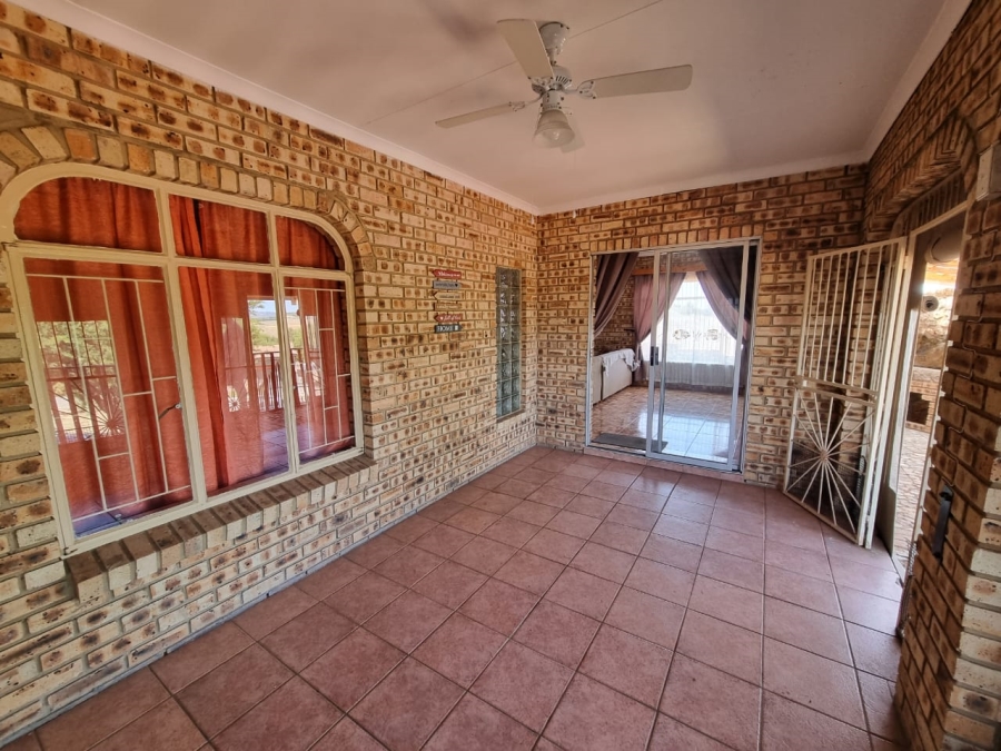 3 Bedroom Property for Sale in Vaaloewer Gauteng