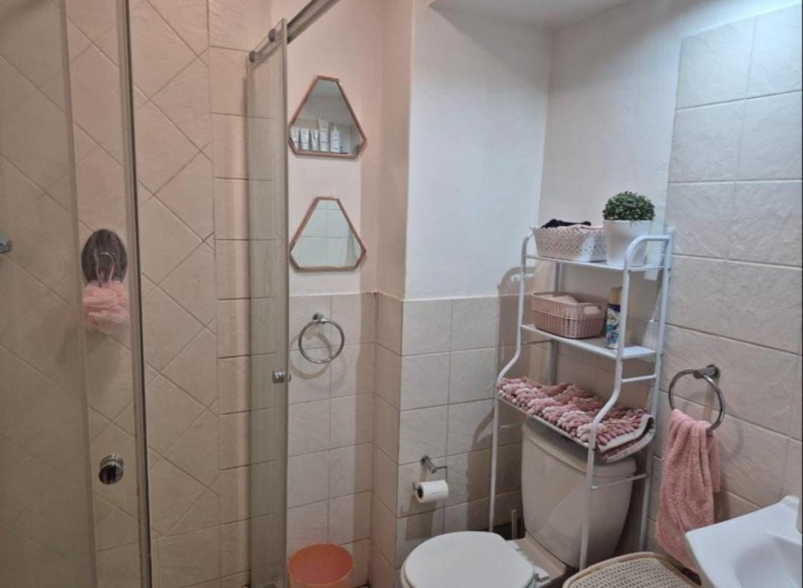 2 Bedroom Property for Sale in Edenvale Central Gauteng