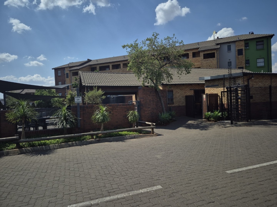 2 Bedroom Property for Sale in Montana Tuine Gauteng