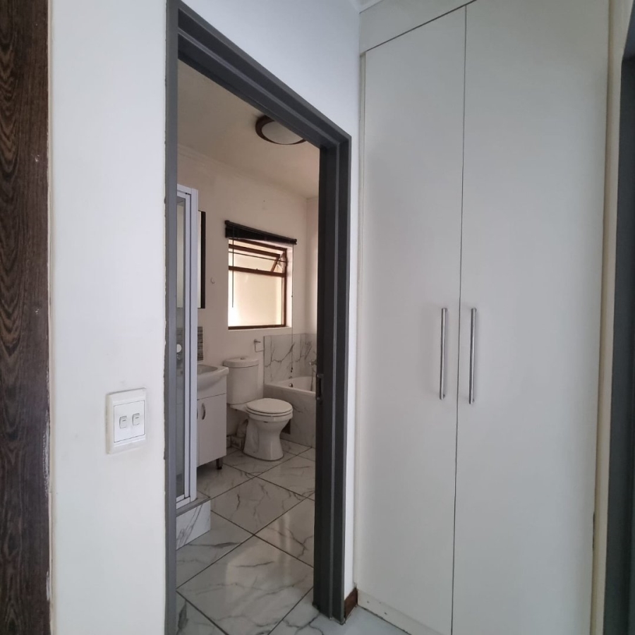 To Let 1 Bedroom Property for Rent in Beverley Gauteng