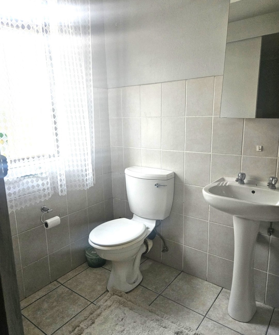 To Let 4 Bedroom Property for Rent in Halfway Gardens Gauteng