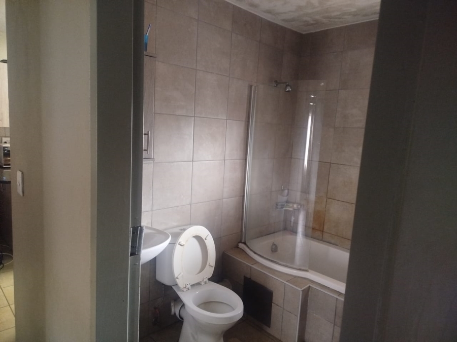 2 Bedroom Property for Sale in Montana Tuine Gauteng