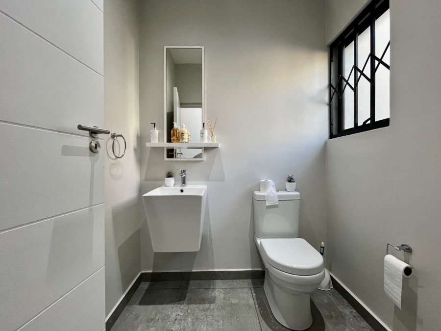To Let 3 Bedroom Property for Rent in Crowthorne AH Gauteng