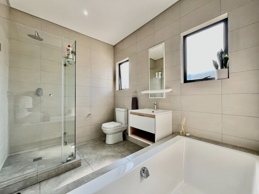 To Let 3 Bedroom Property for Rent in Crowthorne AH Gauteng
