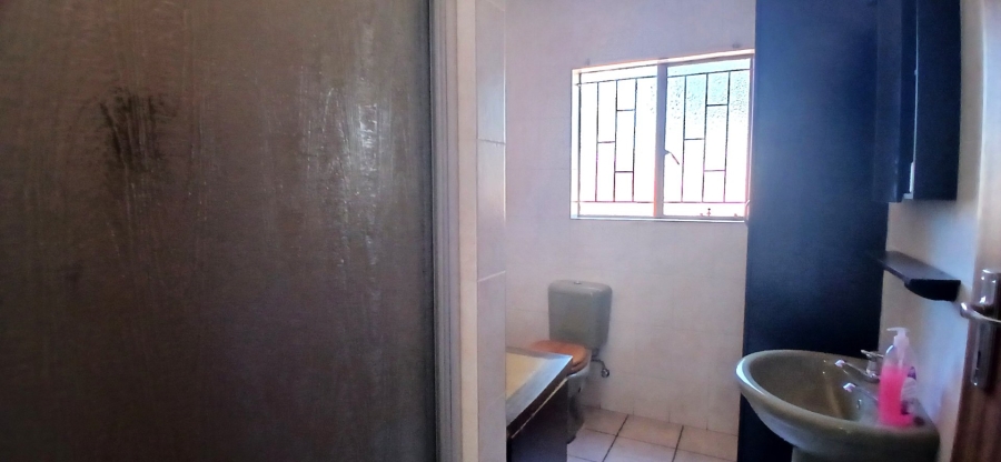 2 Bedroom Property for Sale in Heuweloord Gauteng