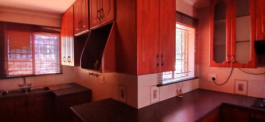 2 Bedroom Property for Sale in Heuweloord Gauteng