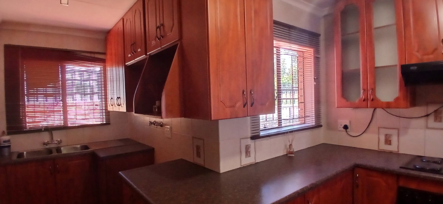 2 Bedroom Property for Sale in Heuweloord Gauteng
