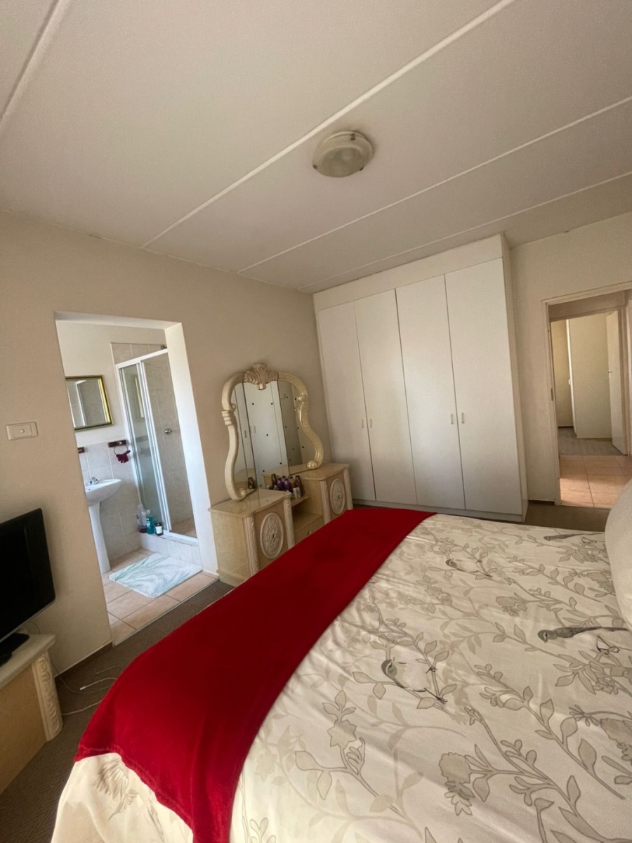 2 Bedroom Property for Sale in Birchleigh Gauteng
