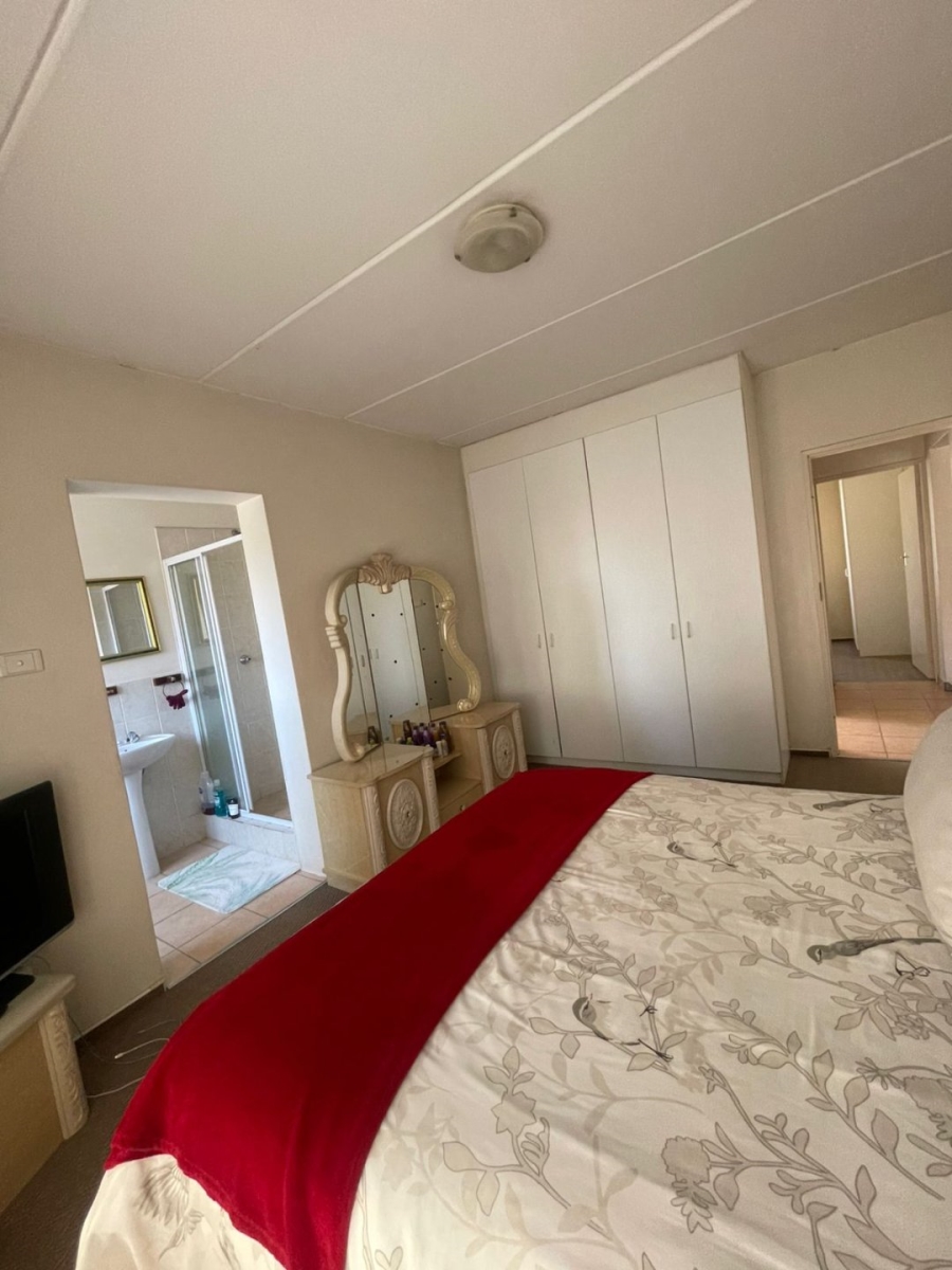 2 Bedroom Property for Sale in Birchleigh Gauteng