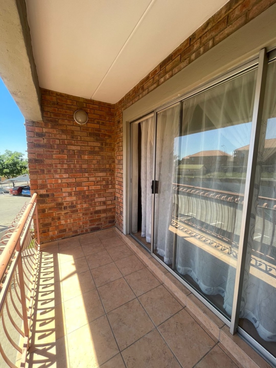 2 Bedroom Property for Sale in Birchleigh Gauteng