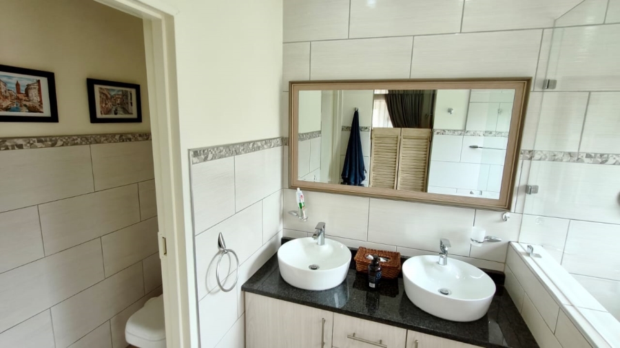 4 Bedroom Property for Sale in Vaal Marina Gauteng