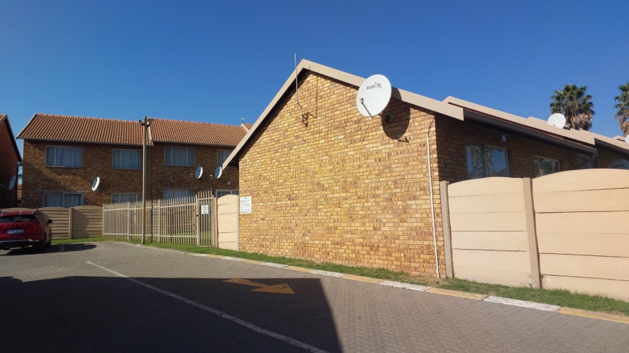 2 Bedroom Property for Sale in Birch Acres Gauteng