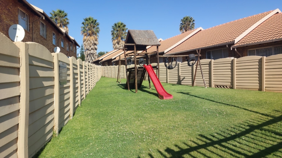 2 Bedroom Property for Sale in Birch Acres Gauteng